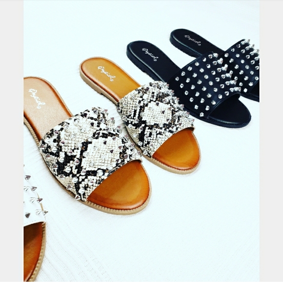 The Skyler// Snake print studded sandal - Picture 3 of 7